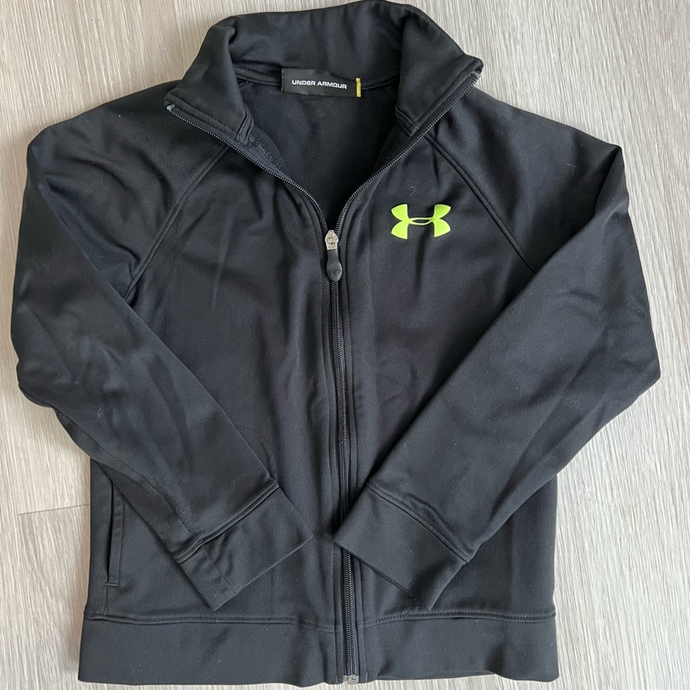 Under Armour • Boys black fleece jacket